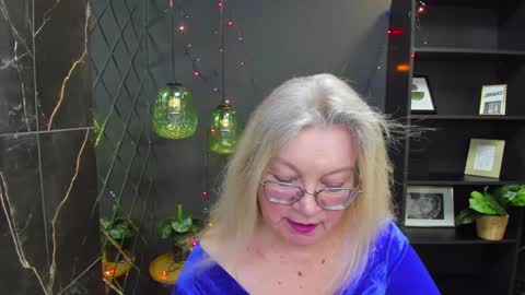 Snapshot of natalicloud chatting on 12/30/24, 01:14 NataliCloud online show from 12/30/24, 01:14