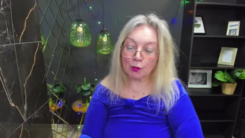 Snapshot of natalicloud chatting on 12/30/24, 07:42 NataliCloud online show from 12/30/24, 07:42