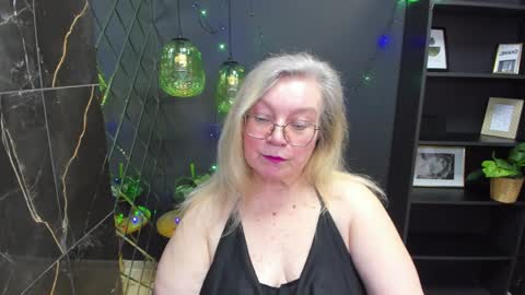 Snapshot of natalicloud chatting on 01/04/25, 04:22 NataliCloud online show from 01/04/25, 04:22