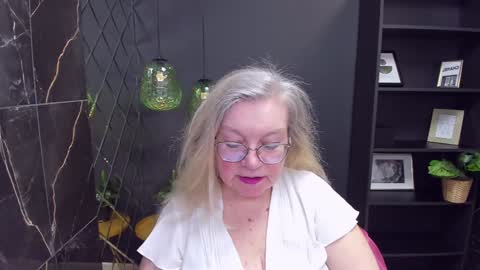 Snapshot of natalicloud chatting on 01/18/25, 01:29 NataliCloud online show from 01/18/25, 01:29