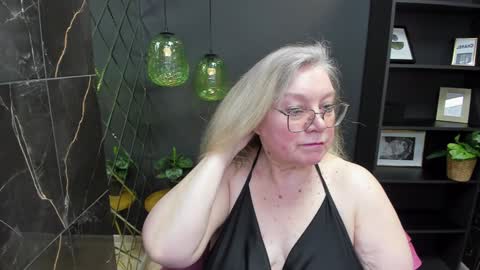 Snapshot of natalicloud chatting on 01/21/25, 01:43 NataliCloud online show from 01/21/25, 01:43
