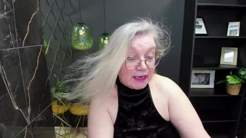 Snapshot of natalicloud chatting on 01/22/25, 05:28 NataliCloud online show from 01/22/25, 05:28