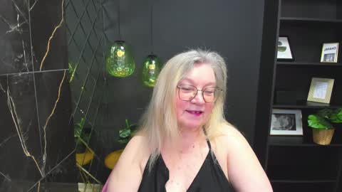 Snapshot of natalicloud chatting on 02/01/25, 04:54 NataliCloud online show from 02/01/25, 04:54