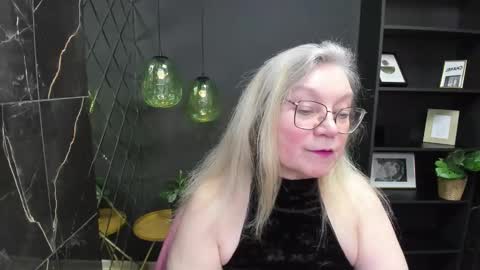 Snapshot of natalicloud chatting on 02/19/25, 05:27 NataliCloud online show from 02/19/25, 05:27