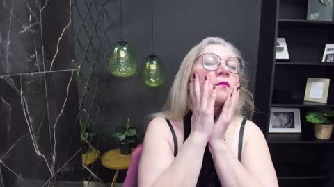 Snapshot of natalicloud chatting on 02/23/25, 04:13 NataliCloud online show from 02/23/25, 04:13