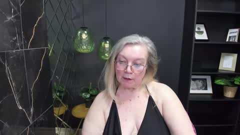 Snapshot of natalicloud chatting on 02/25/25, 04:42 NataliCloud online show from 02/25/25, 04:42