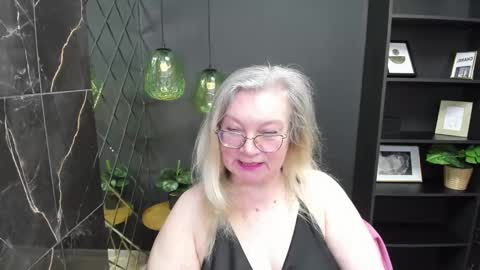 Snapshot of natalicloud chatting on 02/27/25, 05:58 NataliCloud online show from 02/27/25, 05:58