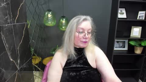 Snapshot of natalicloud chatting on 03/03/25, 12:48 NataliCloud online show from 03/03/25, 12:48
