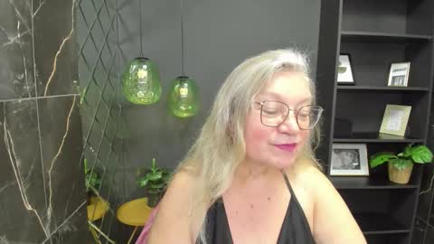 Snapshot of natalicloud chatting on 10/04/25, 03:32 NataliCloud online show from 10/04/25, 03:32