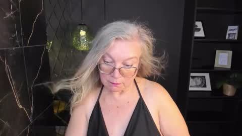 Snapshot of natalicloud chatting on 10/07/25, 01:19 NataliCloud online show from 10/07/25, 01:19