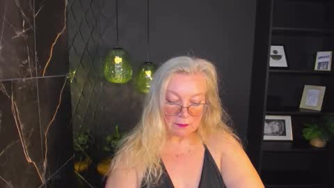 Snapshot of natalicloud chatting on 10/20/25, 03:01 NataliCloud online show from 10/20/25, 03:01