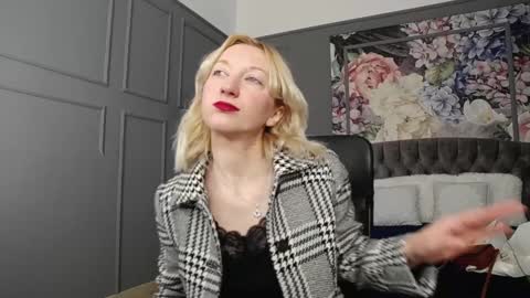 Natalie online show from 12/21/24, 07:56