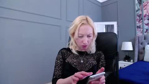 Natalie online show from 02/21/25, 10:39