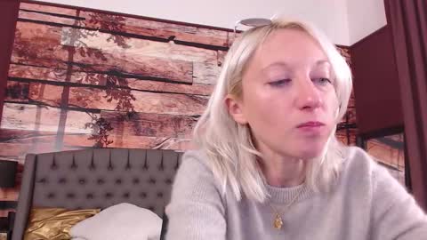 Natalie online show from 10/19/25, 10:27