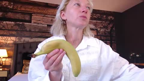 Natalie online show from 05/18/26, 09:15