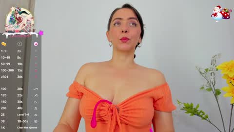 Snapshot of natalie_cowens chatting on 12/19/24, 07:40 Natalie online show from 12/19/24, 07:40