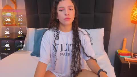 Snapshot of natalie_esmith chatting on 11/22/25, 11:53 N A T A L I E online show from 11/22/25, 11:53