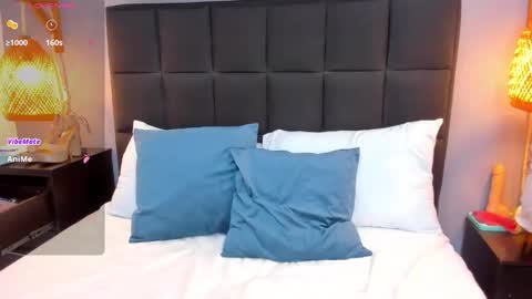 Snapshot of natalie_esmith chatting on 12/15/25, 11:58 N A T A L I E online show from 12/15/25, 11:58