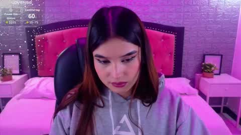 Snapshot of natalie_loffreda chatting on 11/27/25, 03:41 natalie online show from 11/27/25, 03:41