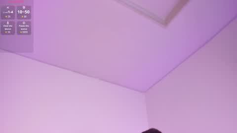 Snapshot of natalie_paris chatting on 11/14/25, 10:58 Natalie online show from 11/14/25, 10:58