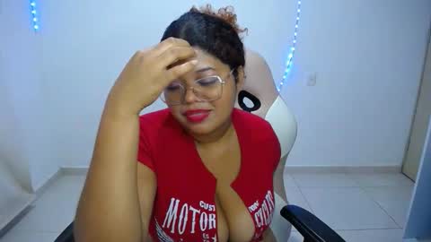 Snapshot of natalie_tits1 chatting on 12/04/25, 06:01 natalie_tits1 online show from 12/04/25, 06:01