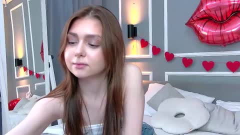 Snapshot of nataliecroft chatting on 03/08/26, 07:01 nataliecroft online show from 03/08/26, 07:01