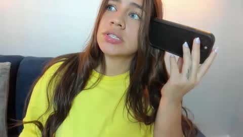 Snapshot of natalieferrer_ chatting on 11/21/25, 04:55 natalieferrer_ online show from 11/21/25, 04:55