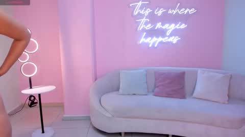 Natalie Lewis online show from 02/25/26, 12:37