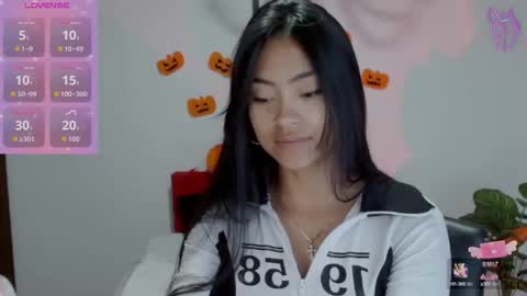 Nataly Escobar online show from 10/04/25, 02:26