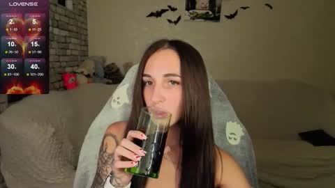 Snapshot of natalyfreman chatting on 10/23/25, 05:44 Nataly online show from 10/23/25, 05:44