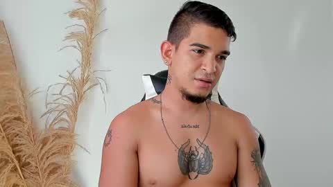 Snapshot of natan_77 chatting on 10/19/25, 02:50 natan_77 online show from 10/19/25, 02:50