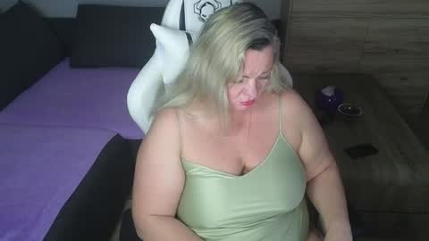 Snapshot of natascha1202 chatting on 12/15/24, 08:15 Natalli online show from 12/15/24, 08:15