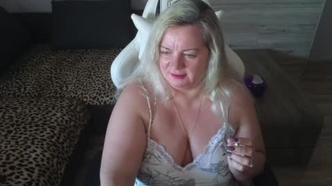 Snapshot of natascha1202 chatting on 12/28/24, 10:25 Natalli online show from 12/28/24, 10:25