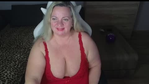 Snapshot of natascha1202 chatting on 01/01/25, 12:43 Natalli online show from 01/01/25, 12:43