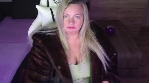Snapshot of natascha1202 chatting on 02/19/25, 11:36 Natalli online show from 02/19/25, 11:36