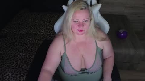 Snapshot of natascha1202 chatting on 10/20/25, 08:09 Natalli online show from 10/20/25, 08:09