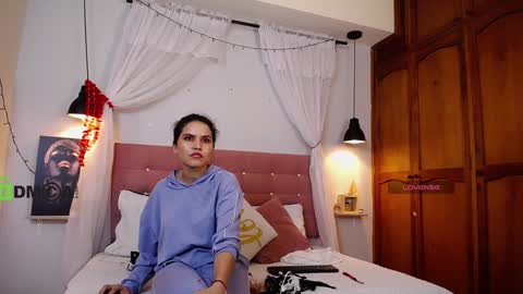 natasha online show from 02/08/25, 03:00