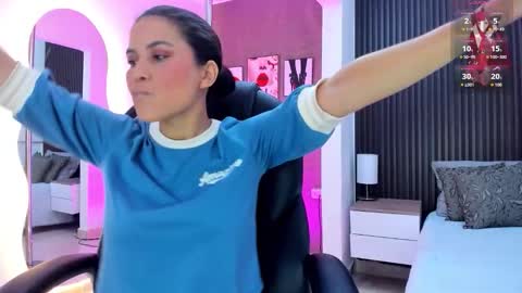 natasha online show from 11/08/25, 12:38