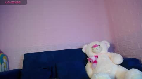 Snapshot of natasha_crawford chatting on 12/18/25, 03:34 Natasha online show from 12/18/25, 03:34