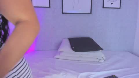 Snapshot of natasha_harpper chatting on 01/18/25, 11:43 Natasha online show from 01/18/25, 11:43