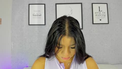 Snapshot of natasha_harpper chatting on 02/04/25, 10:54 Natasha online show from 02/04/25, 10:54