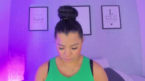 Snapshot of natasha_harpper chatting on 02/23/25, 12:59 Natasha online show from 02/23/25, 12:59