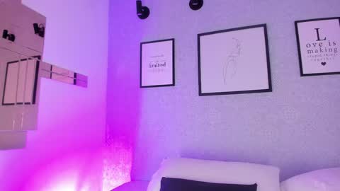 Snapshot of natasha_harpper chatting on 02/23/25, 04:02 Natasha online show from 02/23/25, 04:02