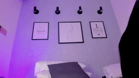 Snapshot of natasha_harpper chatting on 02/26/25, 02:03 Natasha online show from 02/26/25, 02:03