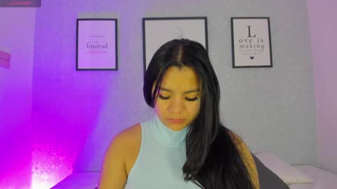 Snapshot of natasha_harpper chatting on 03/05/25, 10:55 Natasha online show from 03/05/25, 10:55