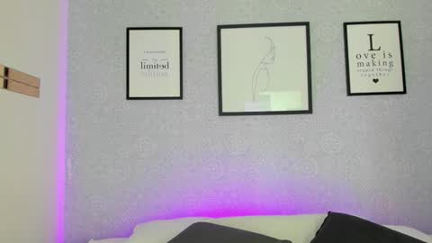 Snapshot of natasha_harpper chatting on 11/26/25, 12:39 Natasha online show from 11/26/25, 12:39