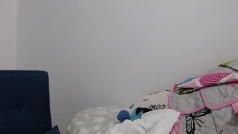 Snapshot of natasha_lopera chatting on 02/14/25, 06:12 Natasha online show from 02/14/25, 06:12