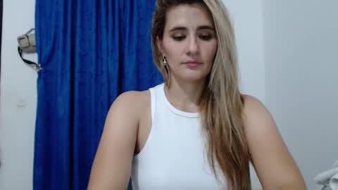 Snapshot of natasha_lopera chatting on 02/21/25, 07:12 Natasha online show from 02/21/25, 07:12