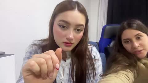 Snapshot of natasha_romanof18 chatting on 01/08/26, 04:04 natasha_romanof18 online show from 01/08/26, 04:04