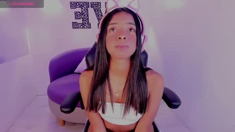 Snapshot of natasha_smith_ws chatting on 01/28/25, 03:35 Natasha online show from 01/28/25, 03:35